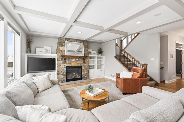 5865 Comstock Lane N, Plymouth, MN 55446