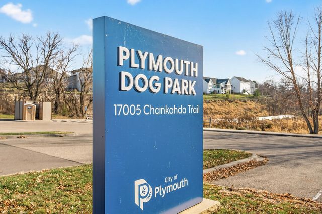 5865 Comstock Lane N, Plymouth, MN 55446