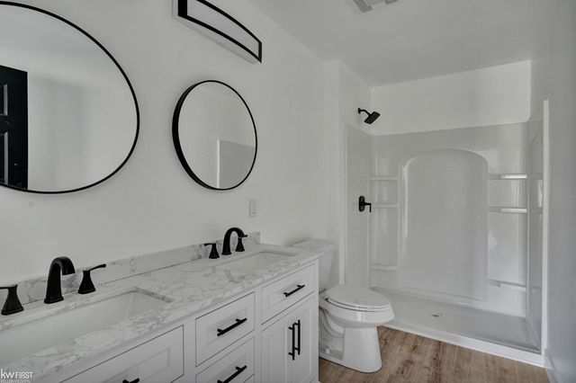 2118 James Street, Burton, MI 48529