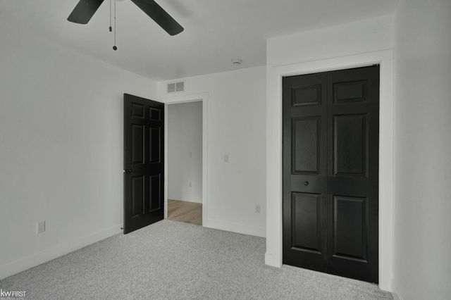 2118 James Street, Burton, MI 48529