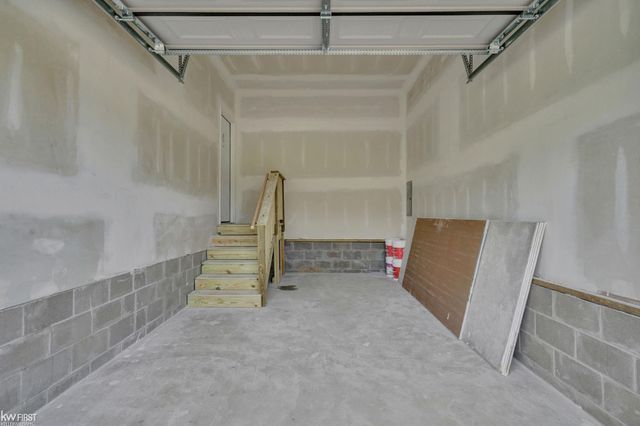 2118 James Street, Burton, MI 48529