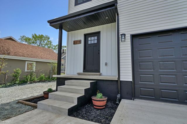 2118 James Street, Burton, MI 48529