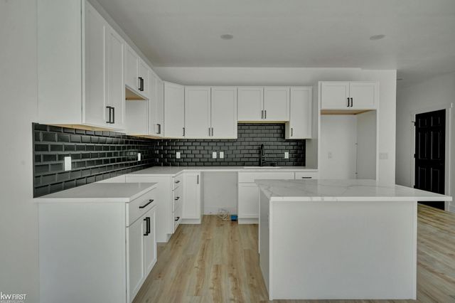 2118 James Street, Burton, MI 48529