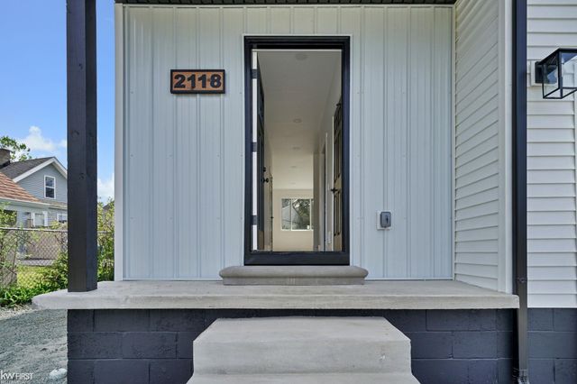 2118 James Street, Burton, MI 48529