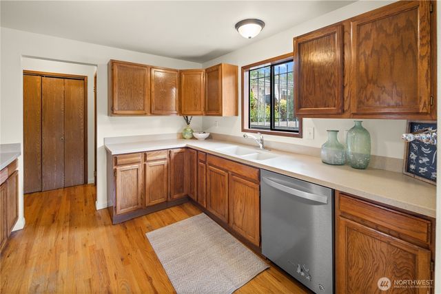 1710 30th Avenue, Seattle, WA 98122