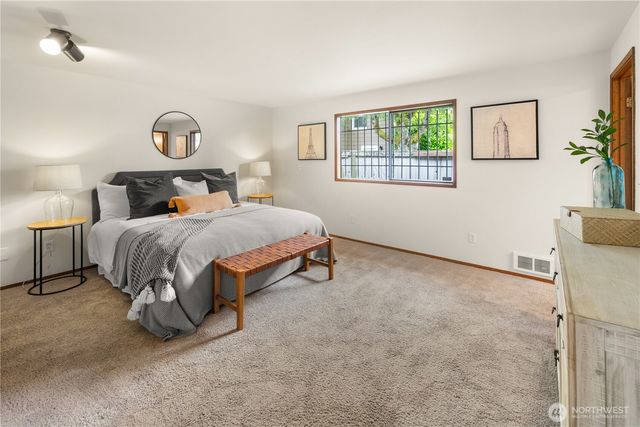 1710 30th Avenue, Seattle, WA 98122