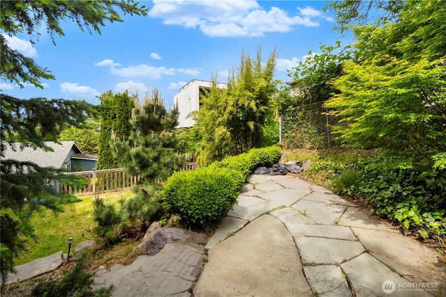 1710 30th Avenue, Seattle, WA 98122