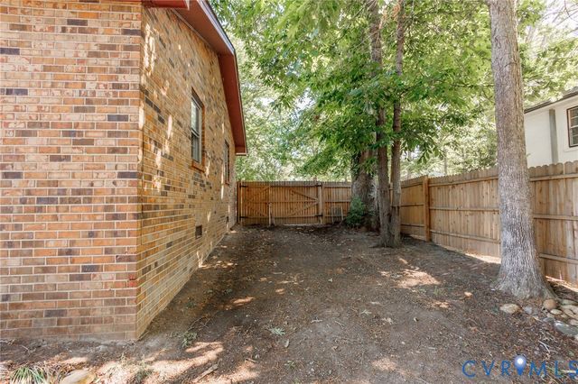 14532 Sir Peyton Dr, Chester, VA 23836