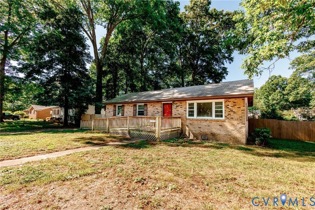 14532 Sir Peyton Dr, Chester, VA 23836