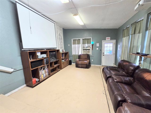 322 Capps Street, Marlin, TX 76661