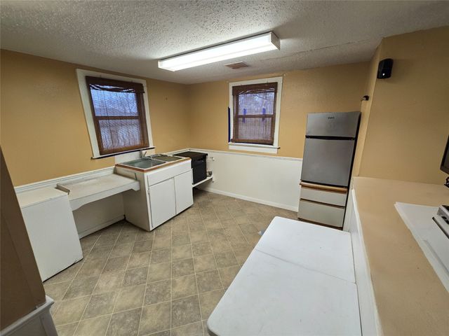 322 Capps Street, Marlin, TX 76661