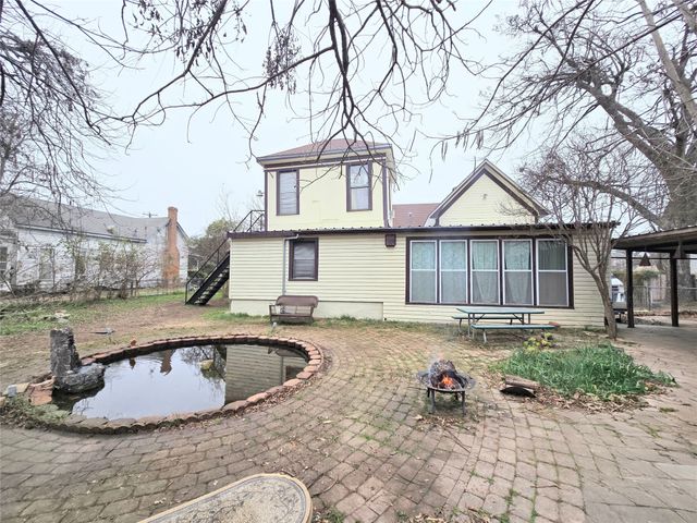 322 Capps Street, Marlin, TX 76661