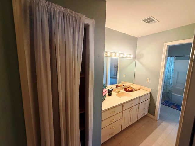 9 Kere Trace, Cherokee Village, AR 72529