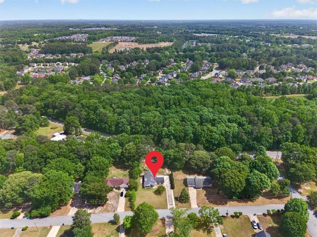 121 Brownsmill Drive, Grayson, GA 30017