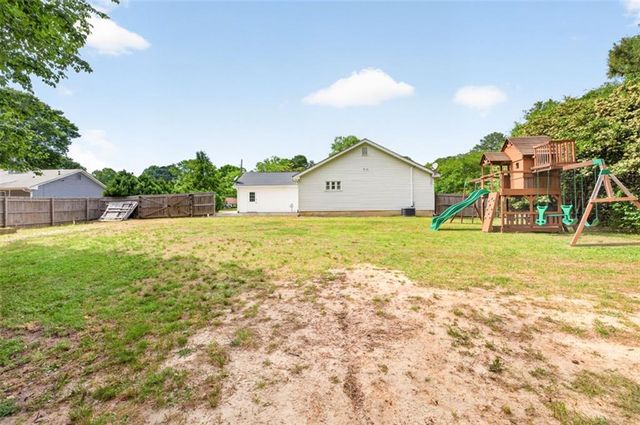 121 Brownsmill Drive, Grayson, GA 30017