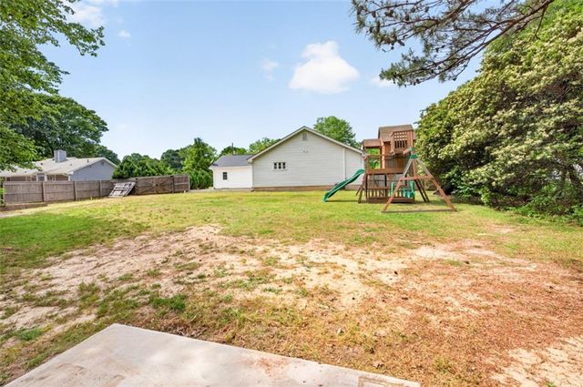 121 Brownsmill Drive, Grayson, GA 30017