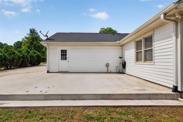 121 Brownsmill Drive, Grayson, GA 30017