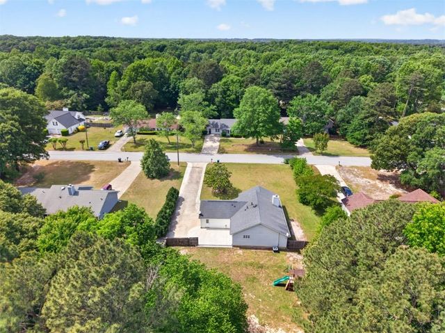 121 Brownsmill Drive, Grayson, GA 30017