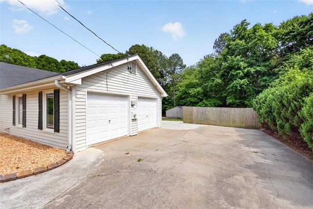 121 Brownsmill Drive, Grayson, GA 30017