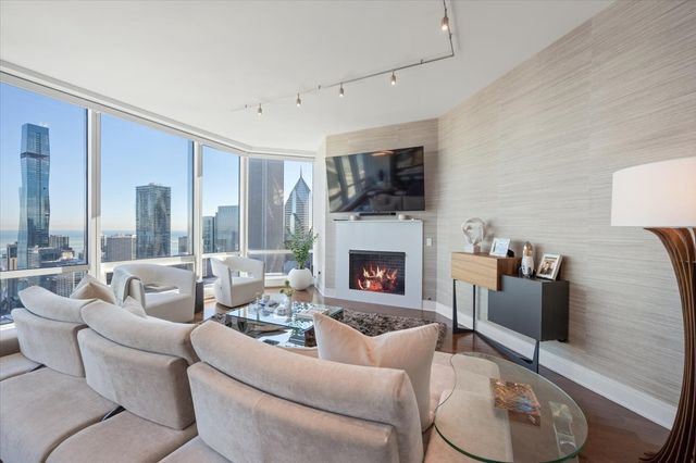 401 N Wabash Avenue 47J, Chicago, IL 60611