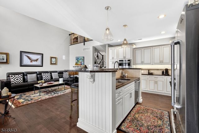502 Titus Rd, Lambertville City, NJ 08530