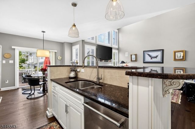 502 Titus Rd, Lambertville City, NJ 08530