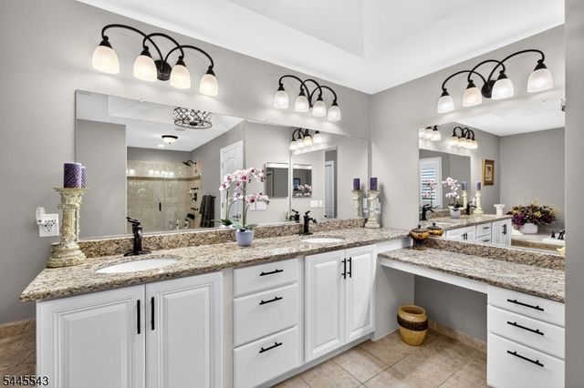 502 Titus Rd, Lambertville City, NJ 08530