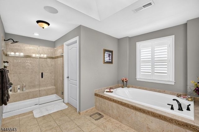 502 Titus Rd, Lambertville City, NJ 08530