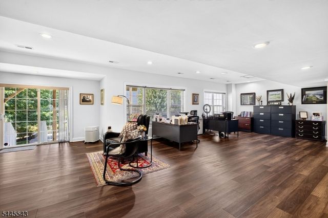 502 Titus Rd, Lambertville City, NJ 08530