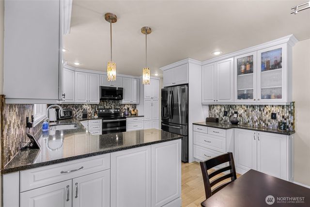 24520 SE 46th Street, Sammamish, WA 98029