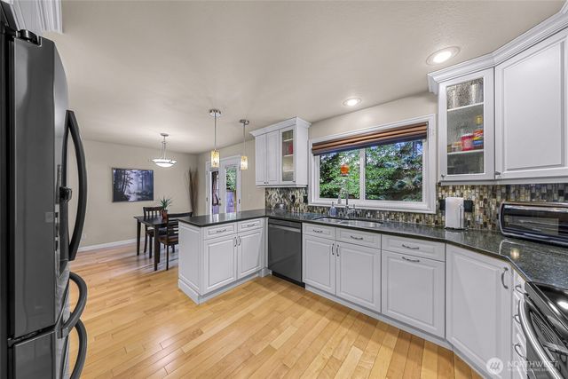 24520 SE 46th Street, Sammamish, WA 98029