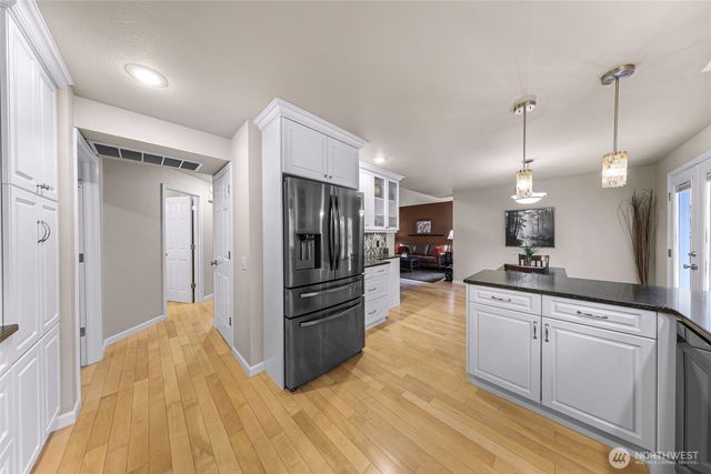 24520 SE 46th Street, Sammamish, WA 98029