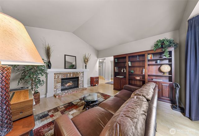 24520 SE 46th Street, Sammamish, WA 98029