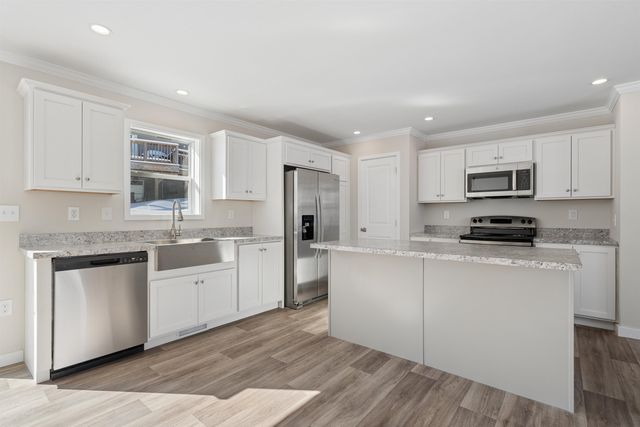 169 Butternut Road, Hartford, VT 05001