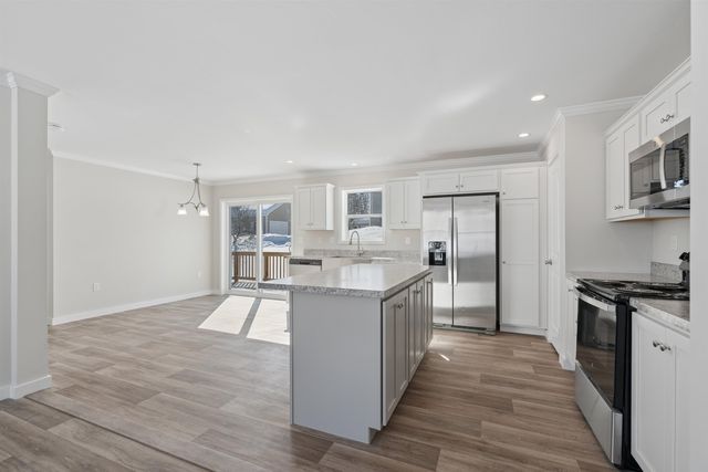 169 Butternut Road, Hartford, VT 05001