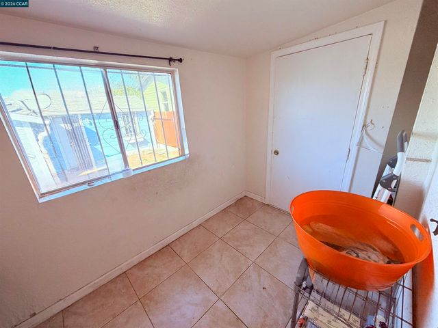 2625 75th Ave, Oakland, CA 94605