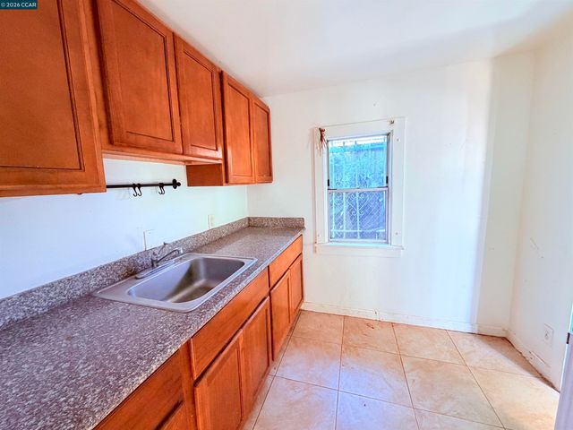 2625 75th Ave, Oakland, CA 94605