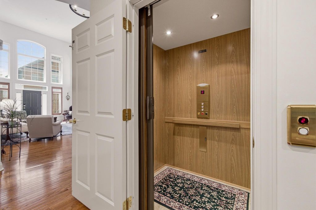 Image 11 of property listing at 10737 MCGREGOR DR, Columbia, MD 21044