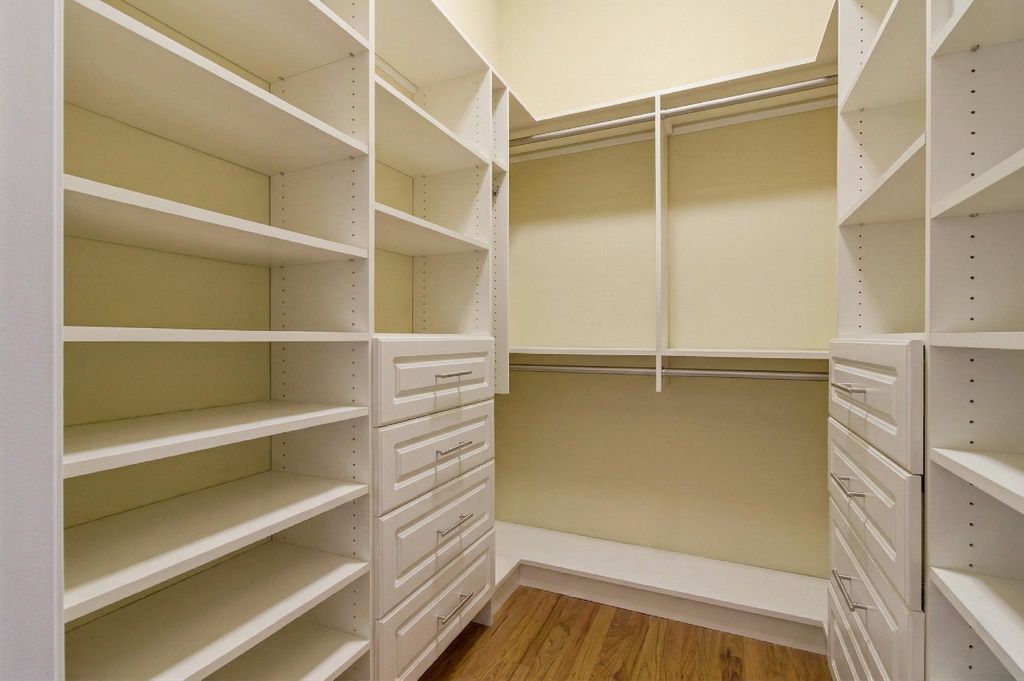 Image 19 of property listing at 10737 MCGREGOR DR, Columbia, MD 21044