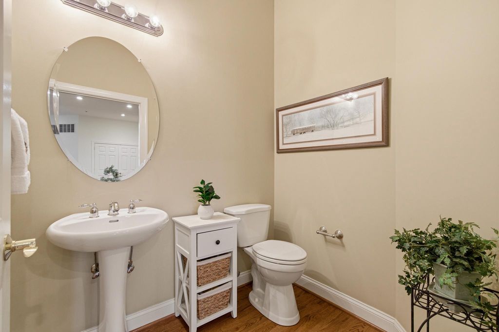 Image 25 of property listing at 10737 MCGREGOR DR, Columbia, MD 21044