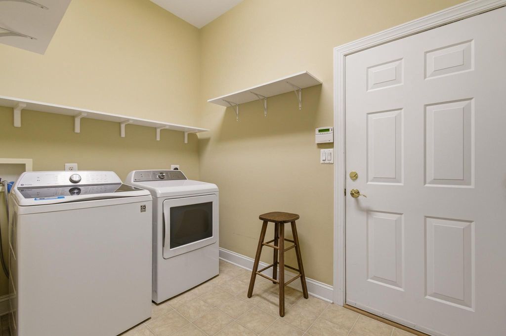 Image 26 of property listing at 10737 MCGREGOR DR, Columbia, MD 21044