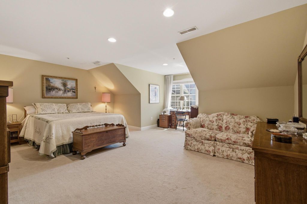 Image 31 of property listing at 10737 MCGREGOR DR, Columbia, MD 21044