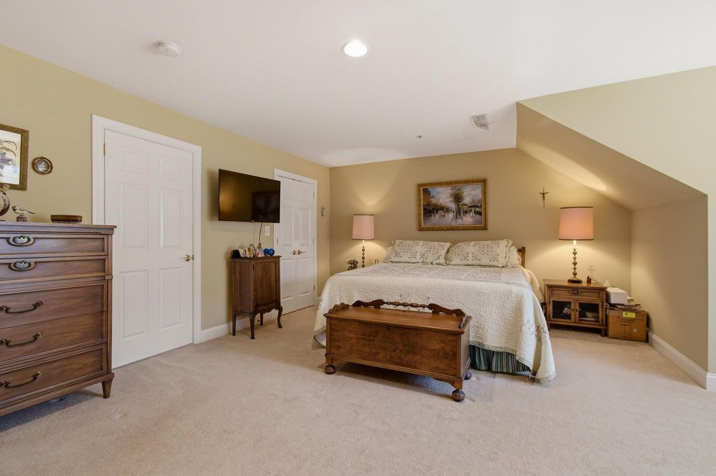 Image 32 of property listing at 10737 MCGREGOR DR, Columbia, MD 21044