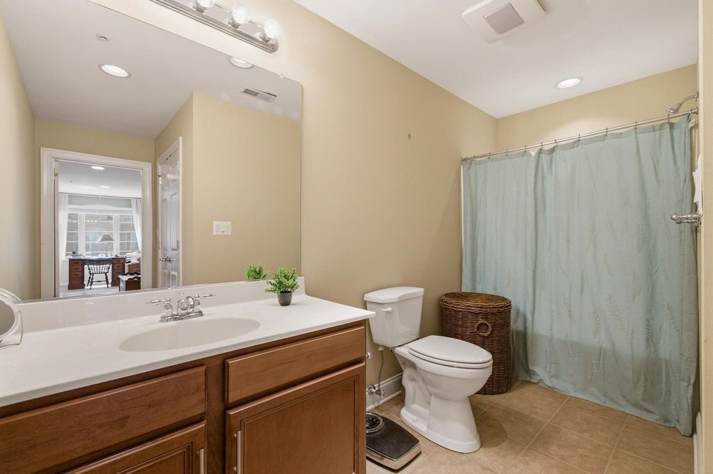 Image 33 of property listing at 10737 MCGREGOR DR, Columbia, MD 21044