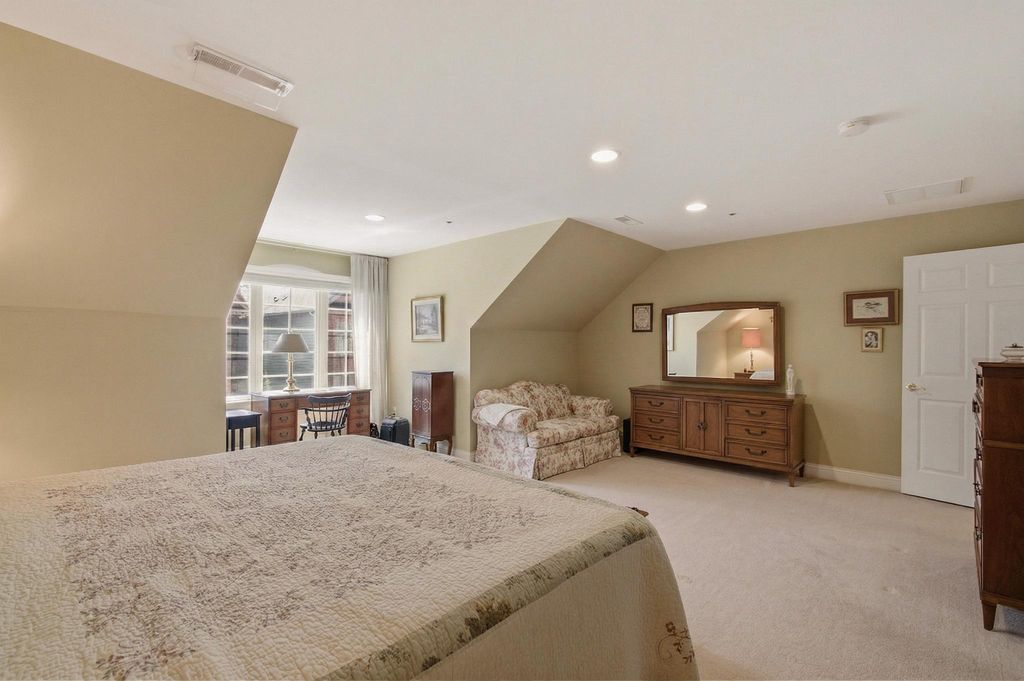 Image 34 of property listing at 10737 MCGREGOR DR, Columbia, MD 21044