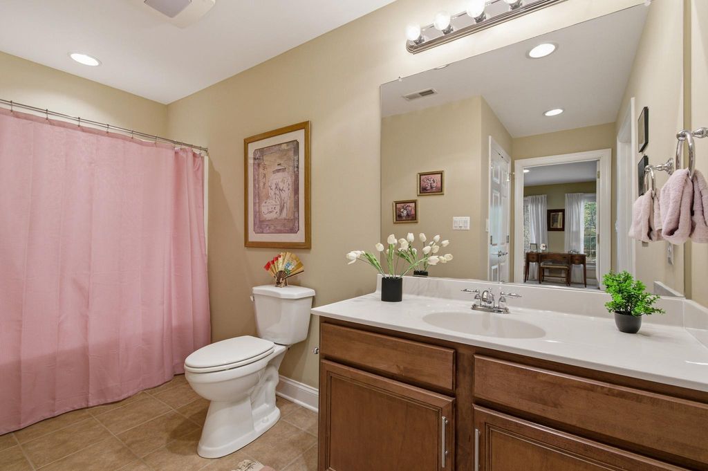 Image 37 of property listing at 10737 MCGREGOR DR, Columbia, MD 21044