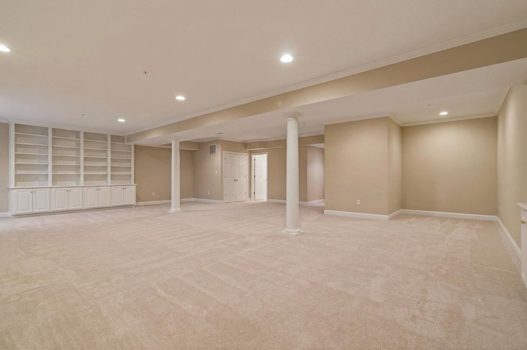 Image 41 of property listing at 10737 MCGREGOR DR, Columbia, MD 21044