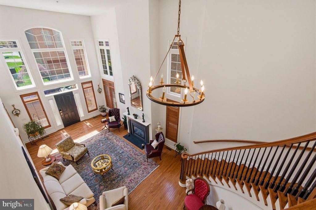 Image 8 of property listing at 10737 MCGREGOR DR, Columbia, MD 21044