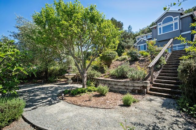 615 Bugeia Ln, Novato, CA 94945