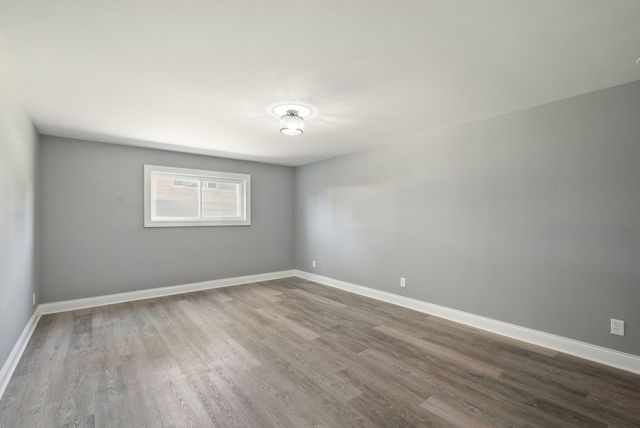14057 S Hoxie Avenue, Burnham, IL 60633